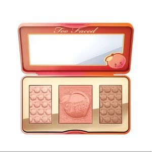 NWT too faced sweet peach glow palette 🍑